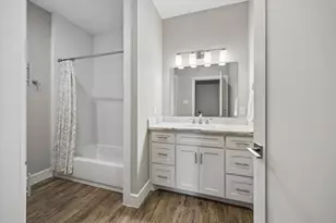 940 W 21st St, Houston, TX 77008 - Photo 17