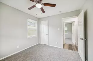 7426 Saunders Rd, Houston, TX 77016 - Photo 5