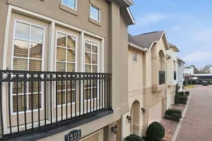 1303 Sherwood Point Ln, Houston, TX 77043 - Photo 47