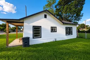 424 Thomas St, Clute, TX 77531 - Photo 5