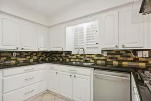 2705 Huckleberry Ln, Pasadena, TX 77502 - Photo 11