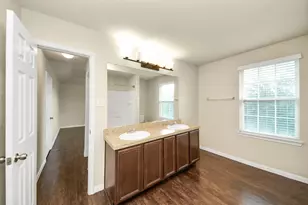 11418 El Diamante Dr, Houston, TX 77048 - Photo 13