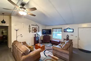 1055 N Franklin St, La Grange, TX 78945 - Photo 11