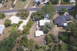 1055 N Franklin St, La Grange, TX 78945 - Photo 3