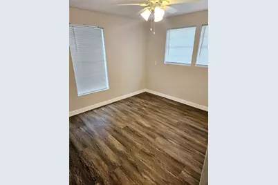 712 Stowell Street, Anahuac, TX 77514 - Photo 11