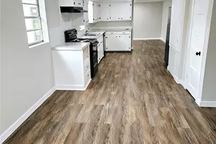 712 Stowell St, Anahuac, TX 77514 - Photo 9