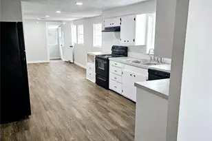 712 Stowell St, Anahuac, TX 77514 - Photo 7