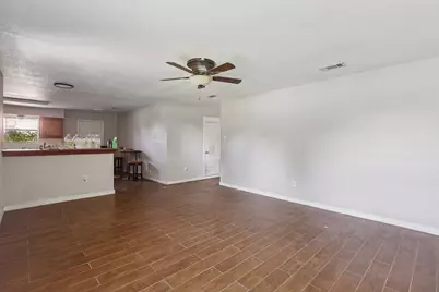 249 Austin Street, Angleton, TX 77515 - Photo 5