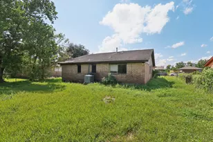 249 Austin St, Angleton, TX 77515 - Photo 21