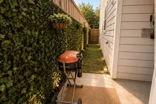 7711 Shannon Dr, Houston, TX 77055 - Photo 9