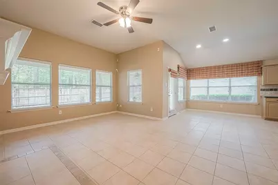 134 E Foxbriar Forest Circle, The Woodlands, TX 77382 - Photo 21