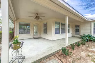 134 E Foxbriar Forest Cir, The Woodlands, TX 77382 - Photo 37