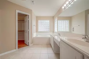 134 E Foxbriar Forest Cir, The Woodlands, TX 77382 - Photo 27