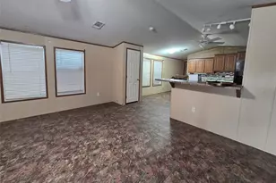 310 Vann Rd, Highlands, TX 77562 - Photo 5