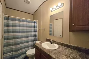 310 Vann Rd, Highlands, TX 77562 - Photo 9