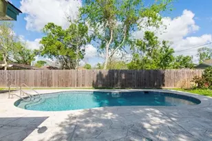 2709 Woodlawn St, Dickinson, TX 77539 - Photo 9