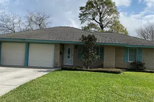 2709 Woodlawn St, Dickinson, TX 77539 - Photo 1