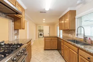 2709 Woodlawn St, Dickinson, TX 77539 - Photo 19