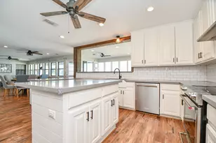 538 Paradise Dr, Tiki Island, TX 77554 - Photo 11