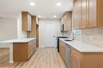 911 Mainer Lane, Tomball, TX 77375 - Photo 5