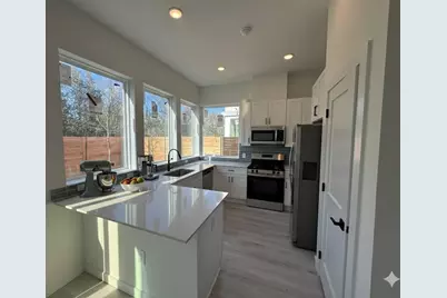 2000 Riverside Farms Road #21101, Austin, TX 78741 - Photo 3