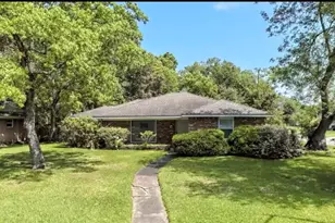4502 Creekbend Dr, Houston, TX 77035 - Photo 1
