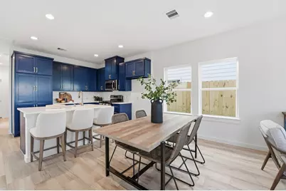 528 N 4th Street, La Porte, TX 77571 - Photo 9