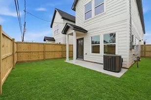 528 N 4th St, La Porte, TX 77571 - Photo 27