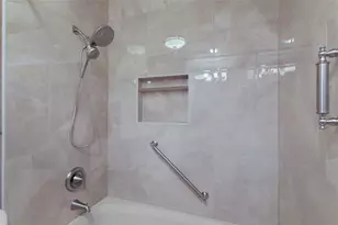 7929 Woodway Dr, Houston, TX 77063 - Photo 21