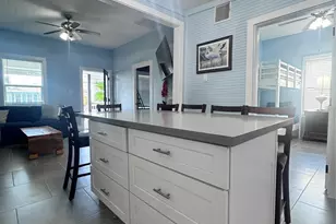 2811 Ave Q 1/2, Galveston, TX 77550 - Photo 3