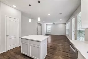 1972 Elkington Cir, Conroe, TX 77304 - Photo 9