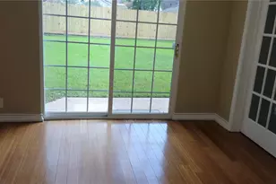 15710 Thunderbay Dr, Houston, TX 77062 - Photo 5