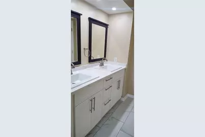 15710 Thunderbay Drive, Houston, TX 77062 - Photo 15