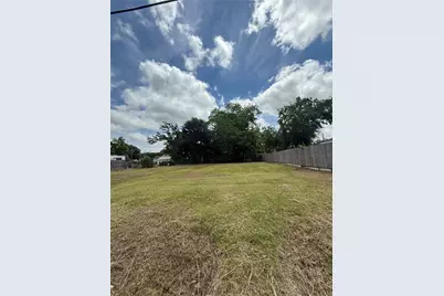110 S Washington Street, Texas City, TX 77591 - Photo 3