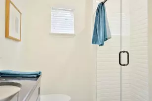 219 Marshall St, Houston, TX 77006 - Photo 9