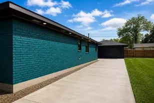 7915 S Braeswood Blvd, Houston, TX 77096 - Photo 5