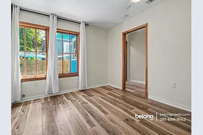2907 Avenue M 1/2, Galveston, TX 77550 - Photo 9