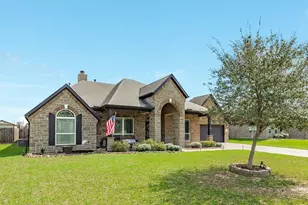441 Twin Lakes Blvd W, West Columbia, TX 77486 - Photo 1