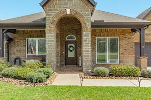 441 Twin Lakes Blvd W, West Columbia, TX 77486 - Photo 3
