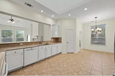 14 S Rambling Ridge Place, The Woodlands, TX 77385 - Photo 17