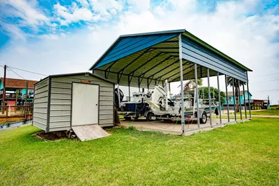 3549 County Road 202, Sargent, TX 77414 - Photo 3
