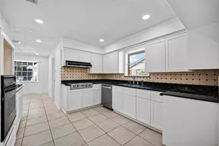 3910 Chile Dr, Pasadena, TX 77504 - Photo 9