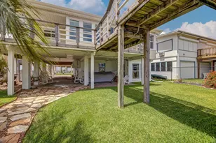 283 Barracuda St, Bayou Vista, TX 77563 - Photo 9