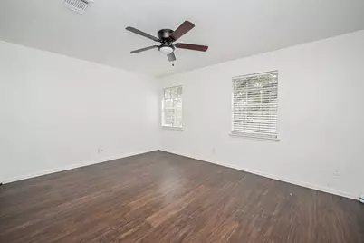 5506 Pebble Springs Drive, Houston, TX 77066 - Photo 13