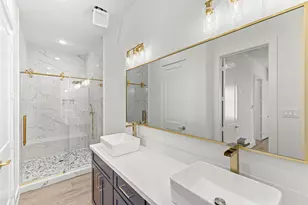 7554 Dyer St, Houston, TX 77088 - Photo 13