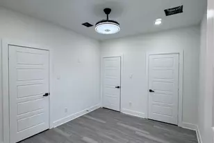 8138 Howton St, Houston, TX 77028 - Photo 21