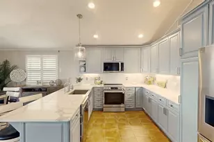 13202 Gulf Beach Dr, Freeport, TX 77541 - Photo 11