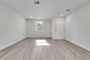 4406 Trafalgar Dr, Houston, TX 77045 - Photo 7