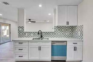 4406 Trafalgar Dr, Houston, TX 77045 - Photo 15