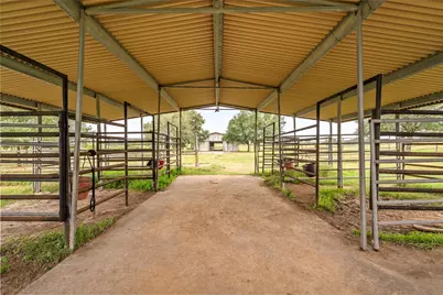 7023 Wolters Road, Schulenburg, TX 78956 - Photo 37